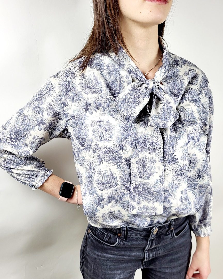 blouse avec noeud
